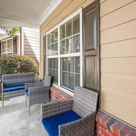 Calming Grey Townhouse With Jacuzzi Bathtub Atlanta Exterior foto